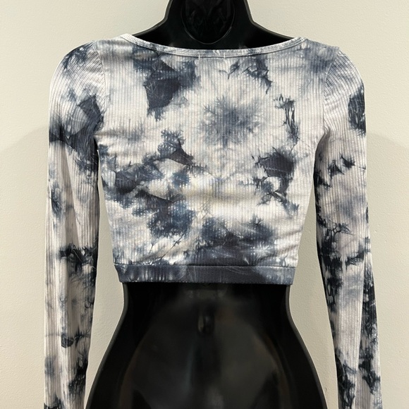 Garage Crop Top - Picture 2 of 2